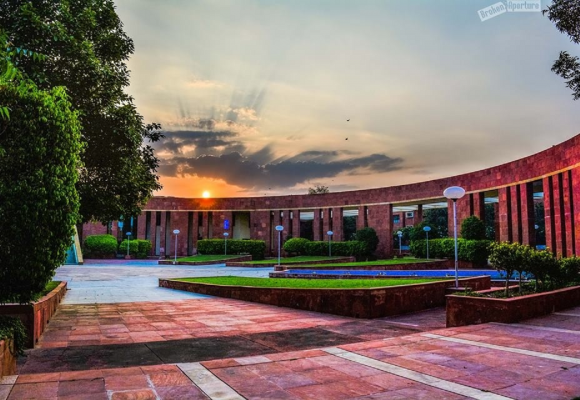 The LNM Institute of Information Technology - [LNMIIT], Jaipur /BE.B.Tech